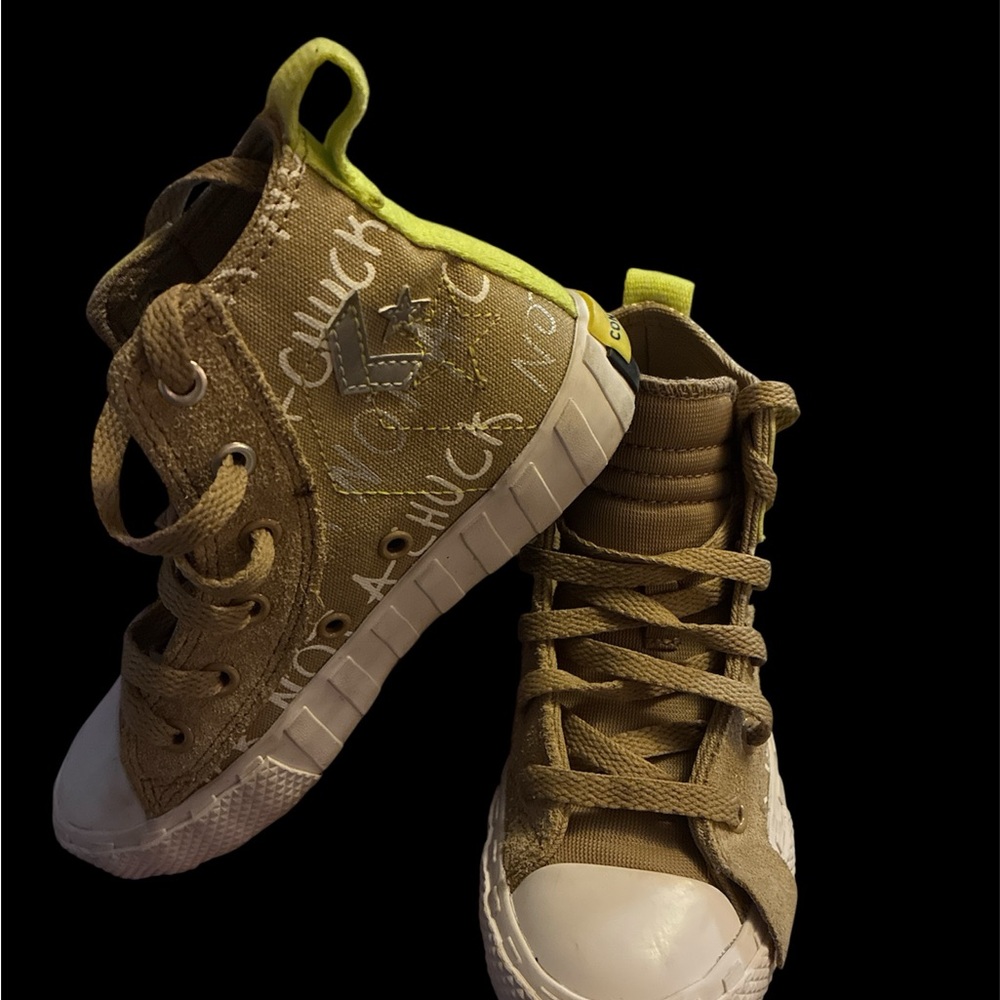 Converse* Not A Chuck * Untitl3D Hi -child size 12-